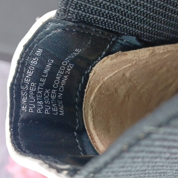 Betsey Johnson Jenesis NEW - Picture 6 of 8